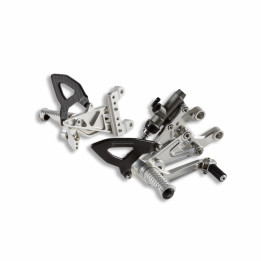 Repose-pieds pilote — réf. 96281082AA | Ducati Store